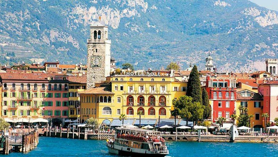 Antica Casa Alboletta - Appartamento Frida Kahlo Riva del Garda Exterior foto